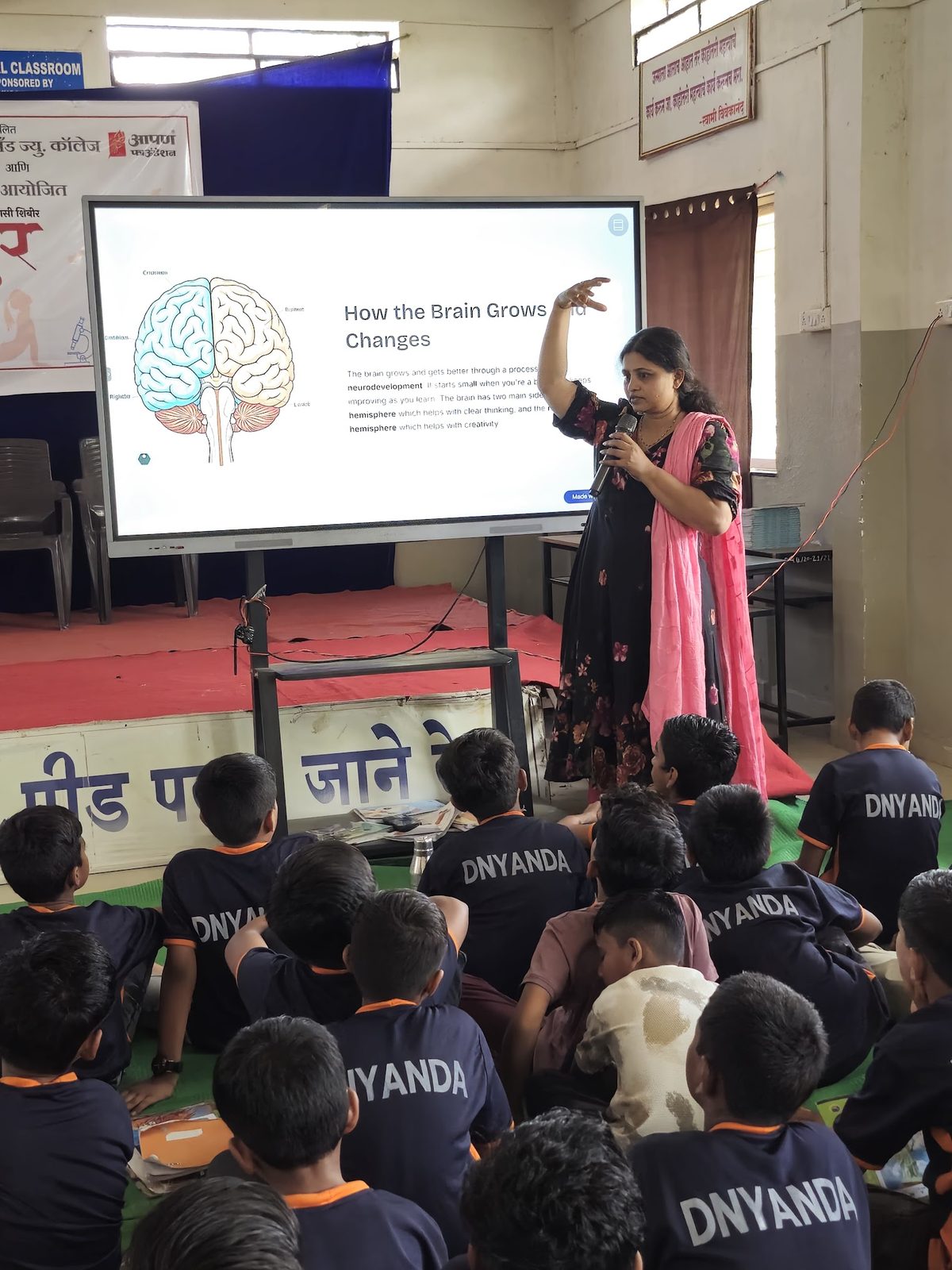 A session on how the brain grows, with school children